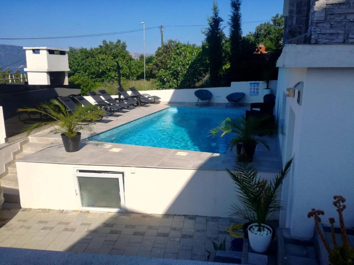Villa Infinity Pinezići Buitenkant foto