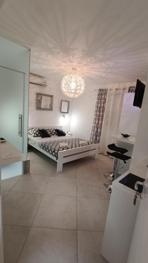 Villa Infinity Pinezići Buitenkant foto