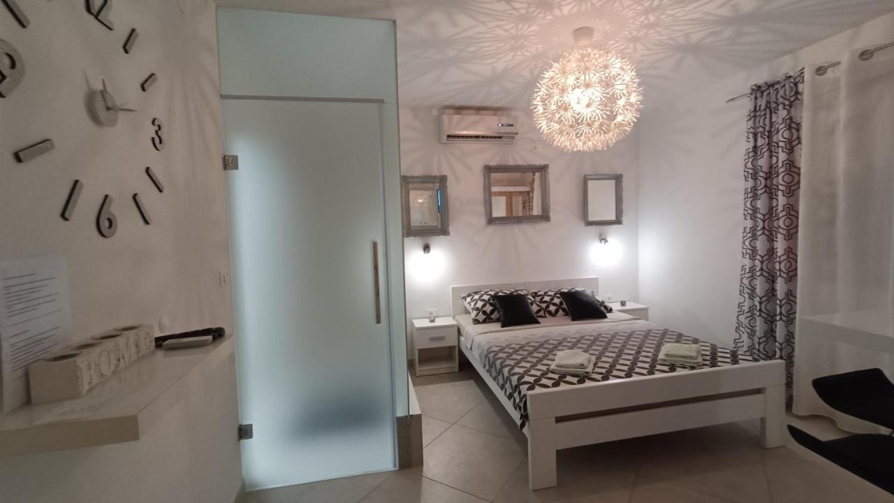 Villa Infinity Pinezići Buitenkant foto